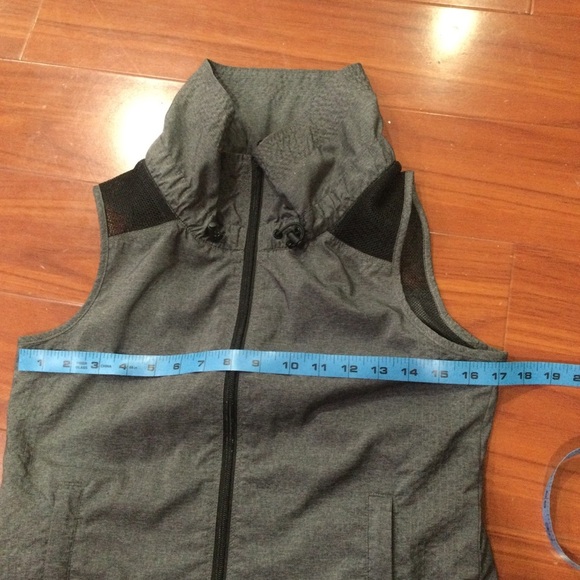 Lorna Jane Vest - Picture 5 of 7